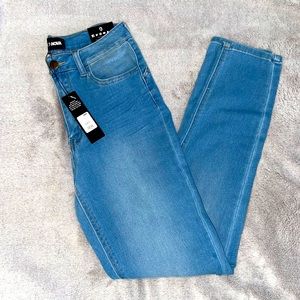 Fashion Nova high waisted booty lifter jeans size 9